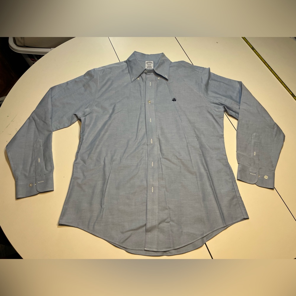 Brooks Brothers men’s large 100% cotton blue long sleeve button down dress shirt